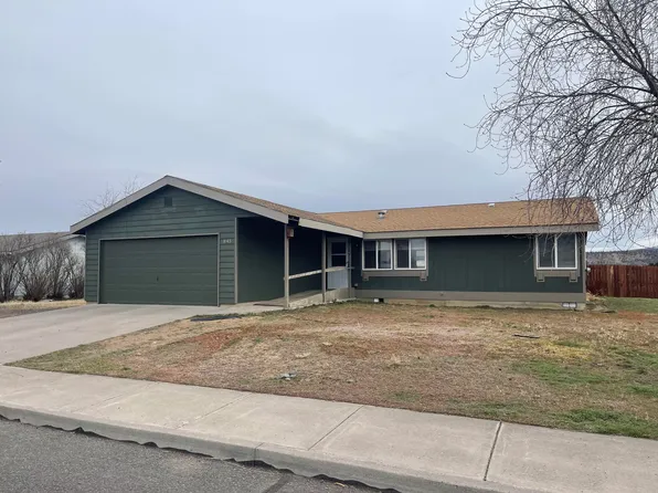 845 SE Sun Dr, Madras, OR 97741