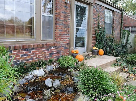 2nd image of 2131 Crystal Dr
