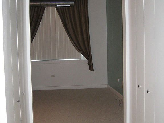 2nd image of 1305 S Michigan Ave APT 1507
