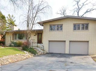 304 Granada Rd, Bloomington, IL 61701