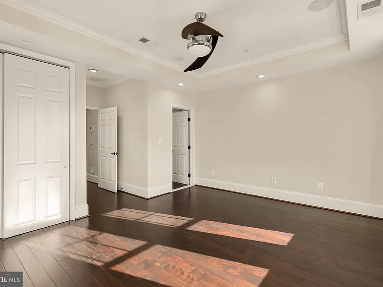 1609 Levis St NE — Photo 47