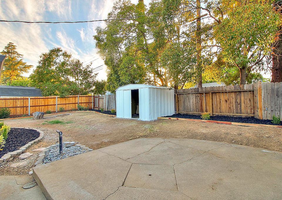 1st image of 1409 Gladstone Dr