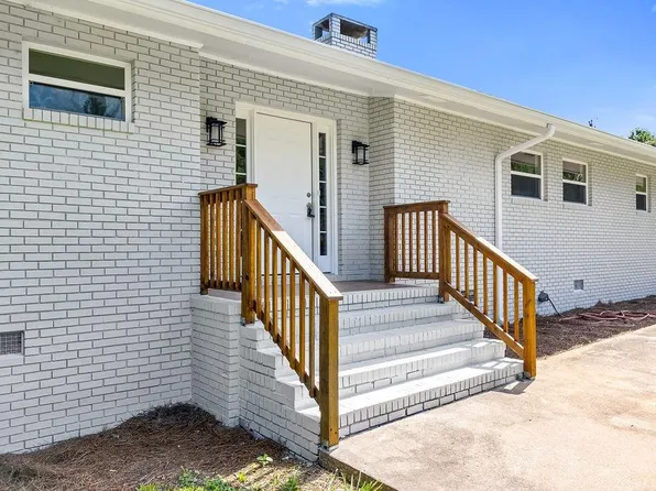 108 Fairfield Dr, Hartwell, GA 30643