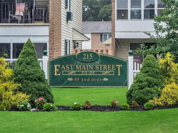 215 E Main Street #23, East Islip, NY 11730