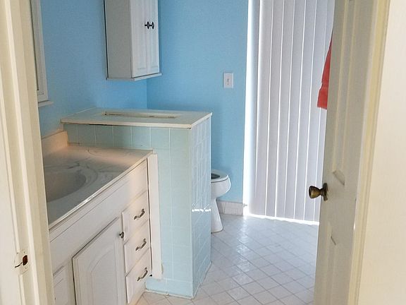 5th image of 2653 Woodsmill Dr