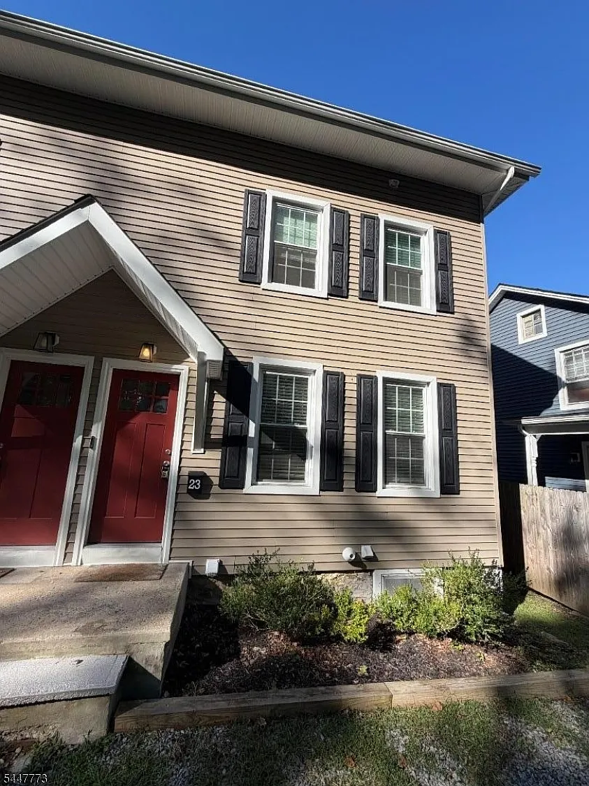 3 bed, 2.0 bath, $2,650 — Photo 1