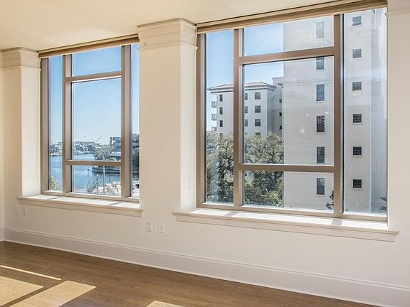 3rd image of 275 Bayshore Blvd Unit 405