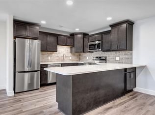950 E Rue De La Banque St #308, Saint Louis, MO 63141