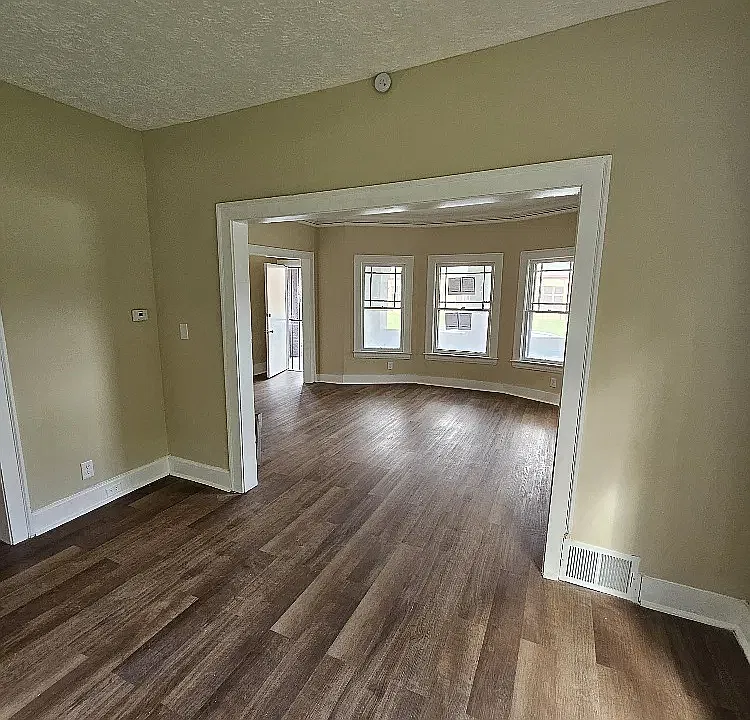 2 bed, 1000 sqft, $1,175 — Photo 4