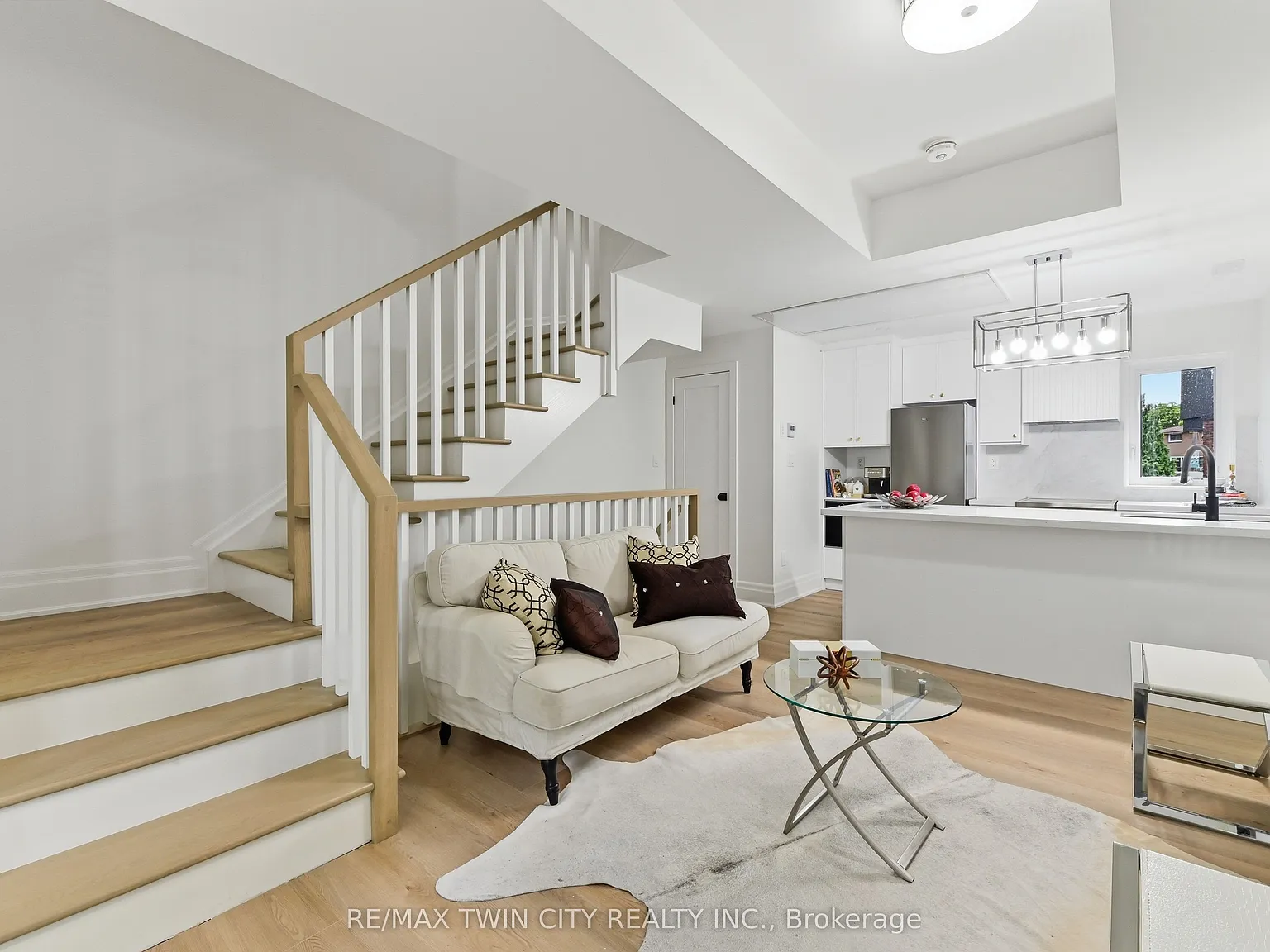 2 bed, $2,200 — Photo 3