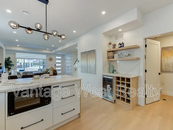 767 Martin Ave #1, Kelowna, BC V1Y 6V4