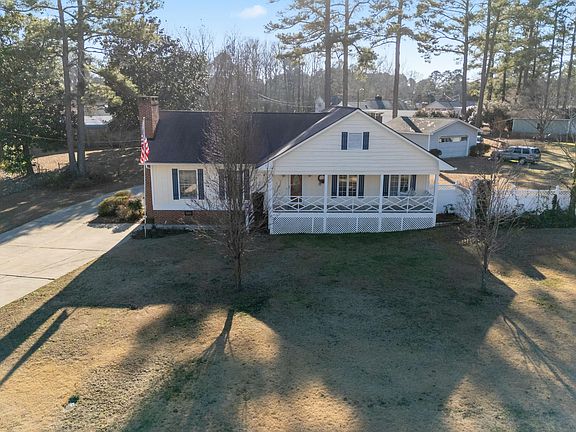 2nd image of 301 Laurel Dr