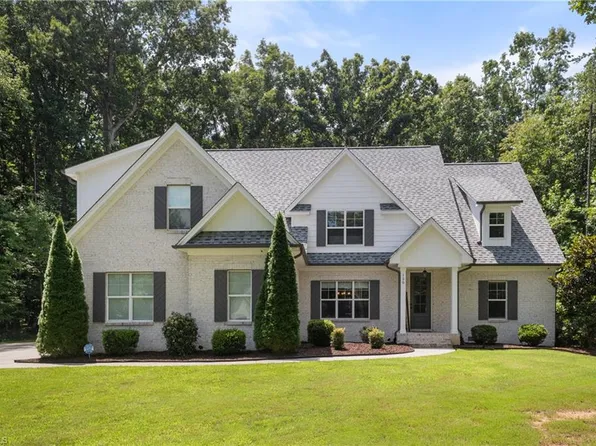 120 Lost Farm Dr, Advance, NC 27006