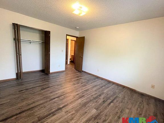 5th image of 965 Boston Way