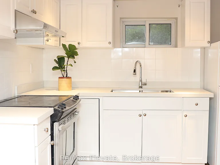 66 Woodgarden Cres #BASEMENT — Photo 6