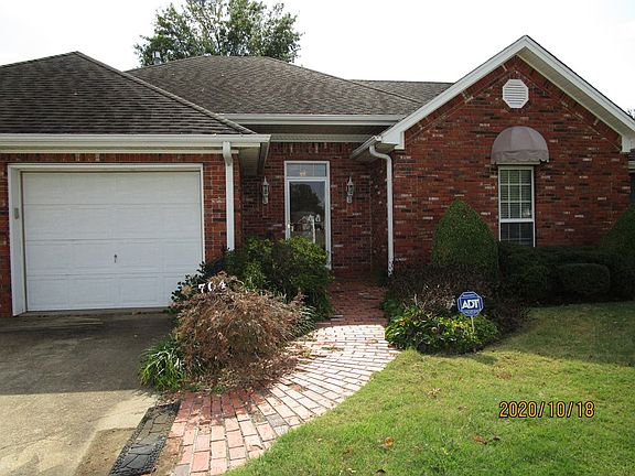2nd image of 704 Pleasant Woods Dr