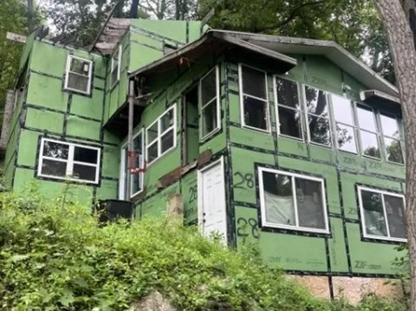 28 Roosevelt Ave, Hackettstown Town, NJ 07840