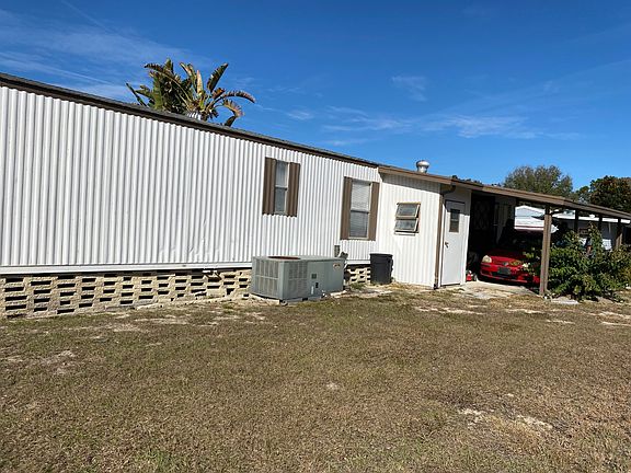 3rd image of 853 Sand Trap Cir