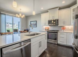 8325 Goldenrod Ln N, Maple Grove, MN 55369