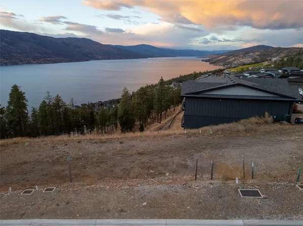 3292 Aspen Ln, Kelowna, BC V1V 0G8