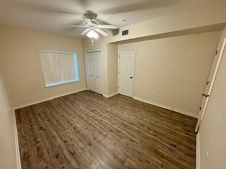 406 Westlake Ct — Photo 15