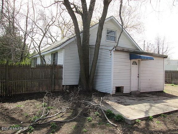 4th image of 407 E Whittier St