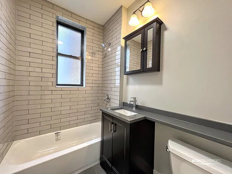 4421-27 N Wolcott Ave — Photo 20