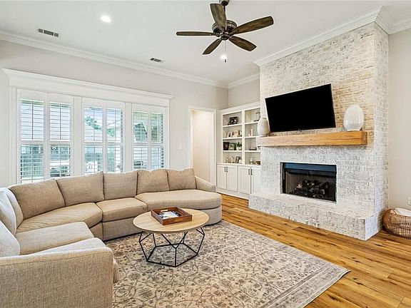 3rd image of 3012 Rock Dove Dr