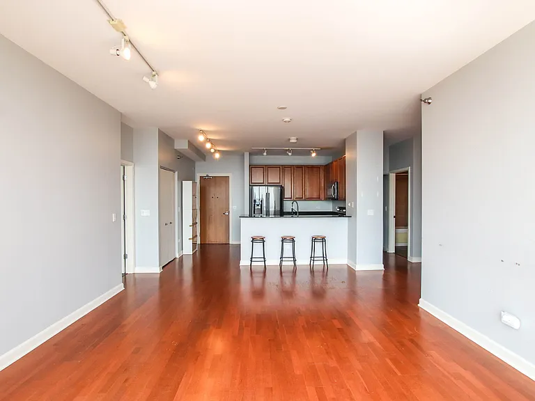 1841 S Calumet Ave #1902 — Photo 5