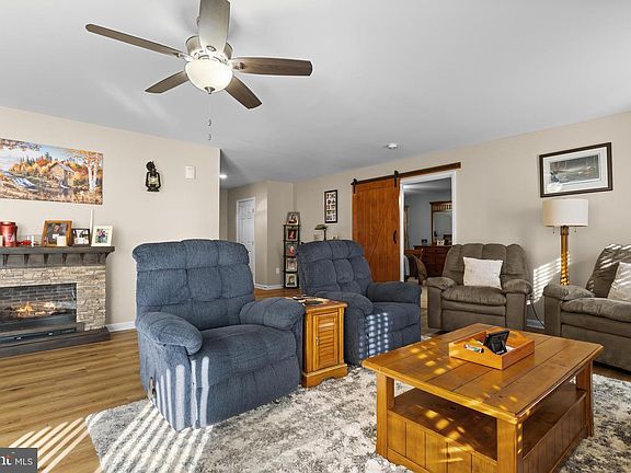 3rd image of 301 E 5th St