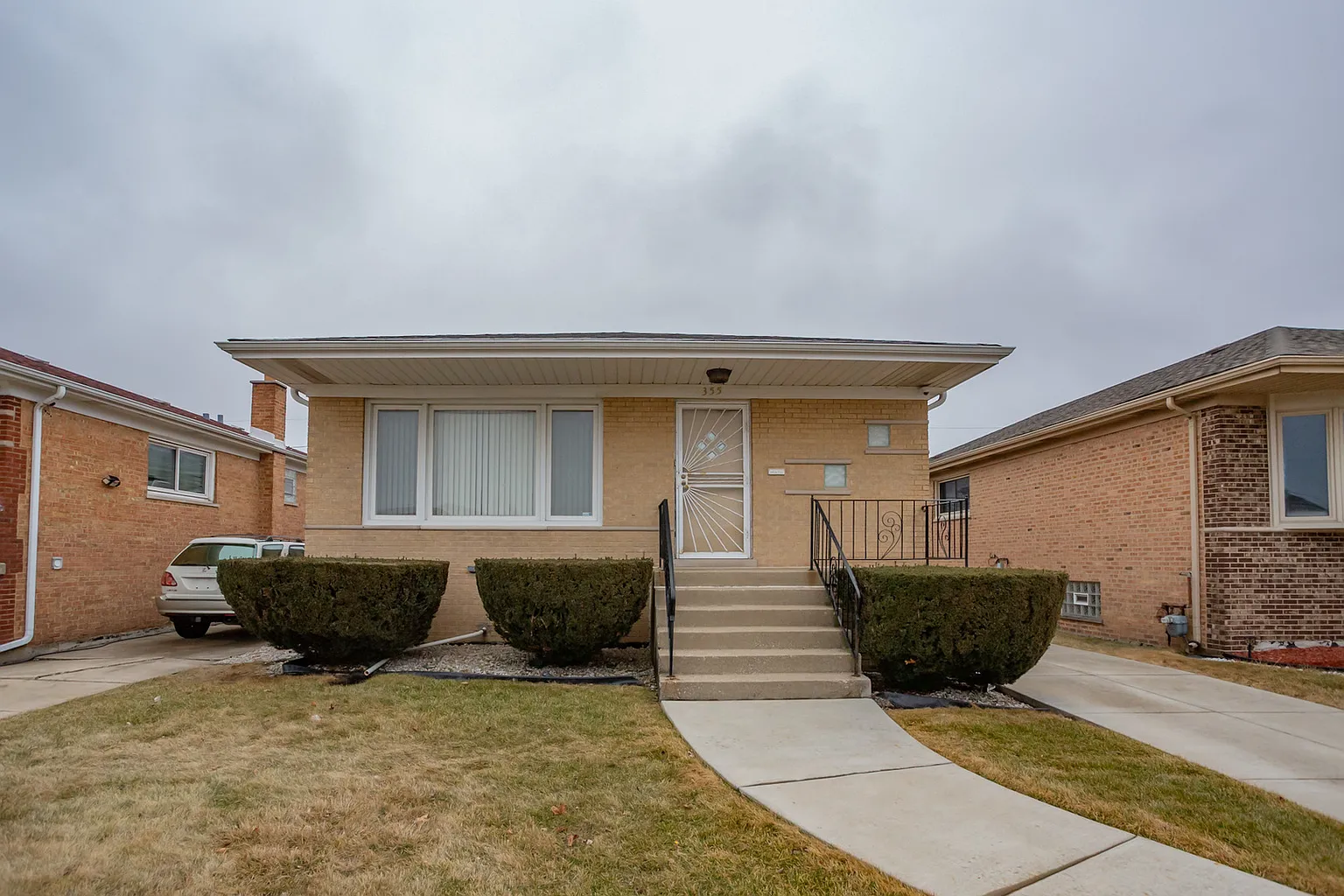 355 Manistee Ave photo 1