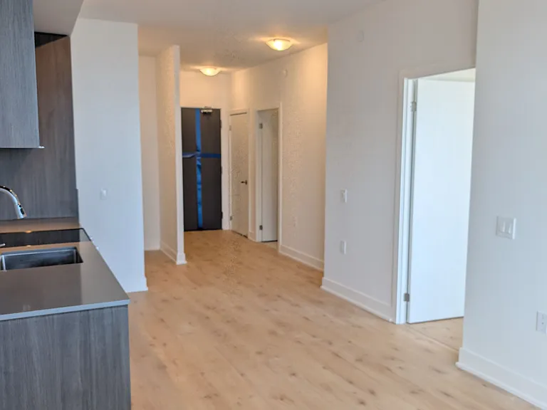 2088 James St #1007 — Photo 10