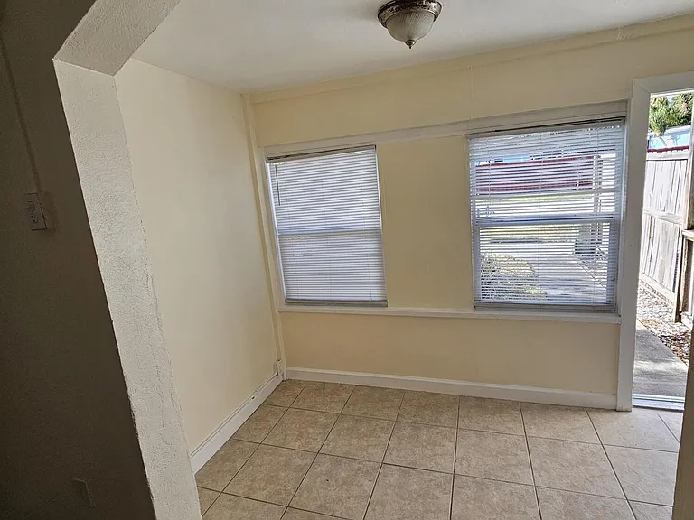 115 E Palm St #117 — Photo 5