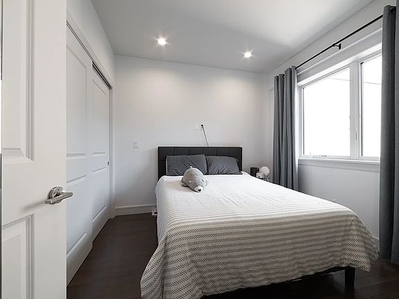 4th image of 352 S 1st St APT 2A