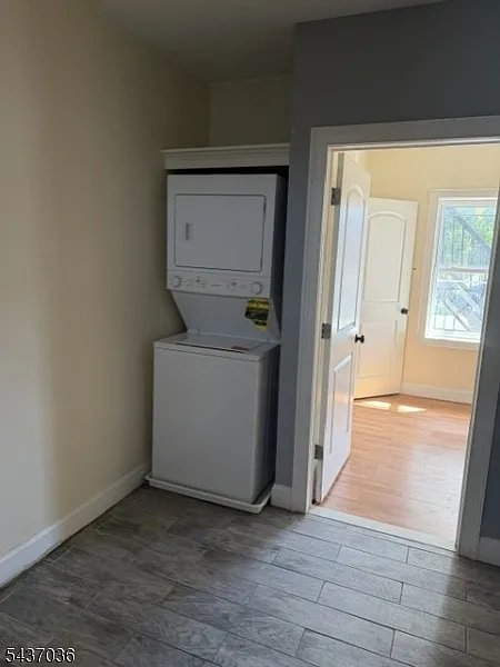 3 bed, 1.0 bath, $2,895 — Photo 3