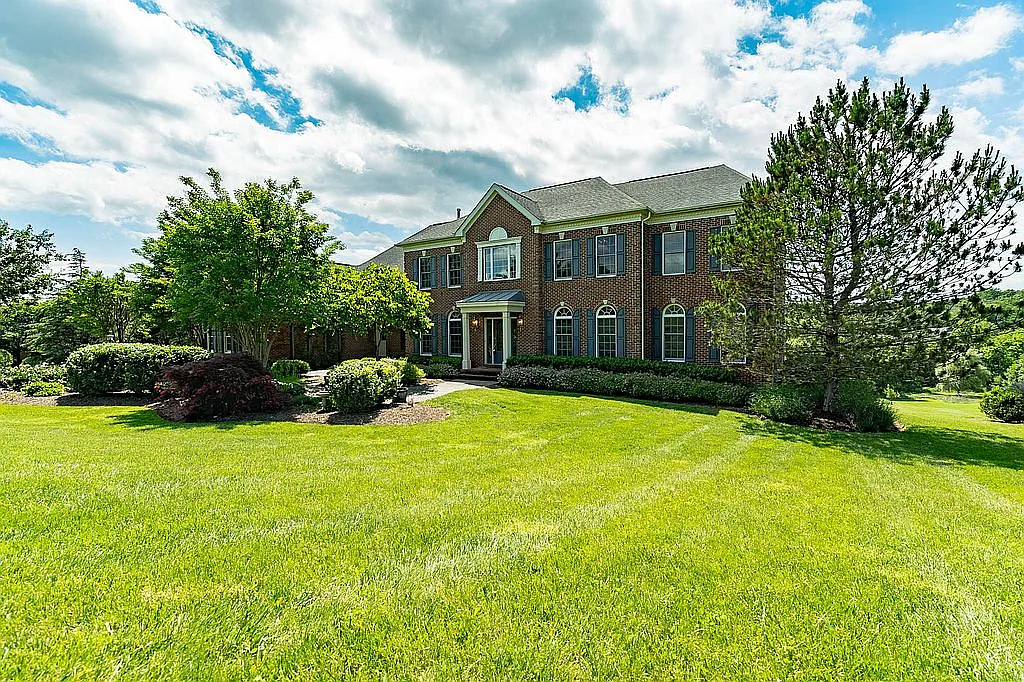 17821 Tobermory Pl photo 1