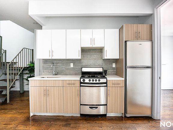 2nd image of 112 Manhattan Ave APT 5B