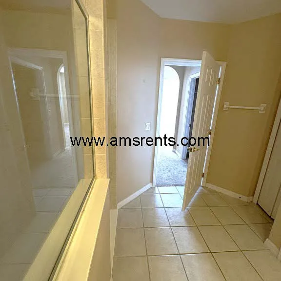 9429 Myrtle Creek Ln #402 — Photo 29