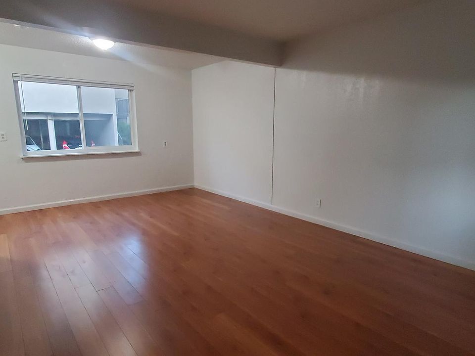 1st image of 2748 Kollmar Dr #6