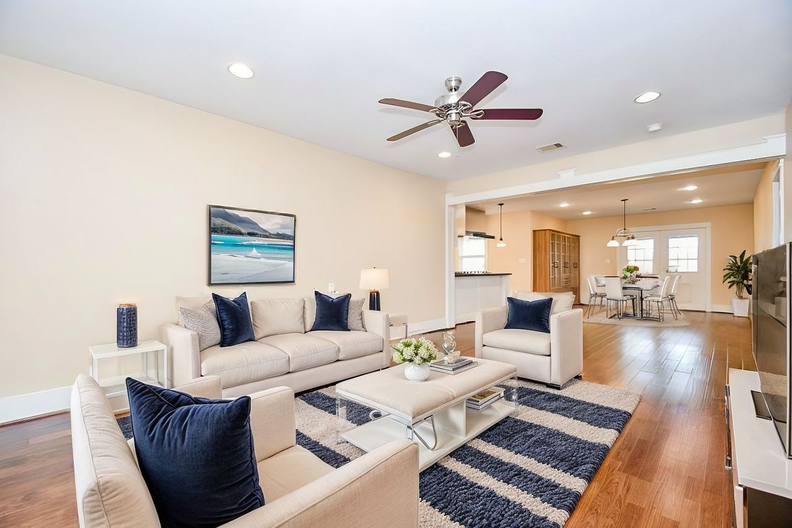 next background image