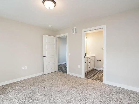 4th image of 3537 Missouri Ave