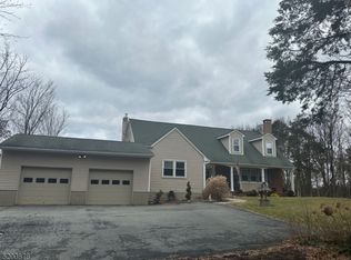 86 Greendale Rd, Newton, NJ 07860