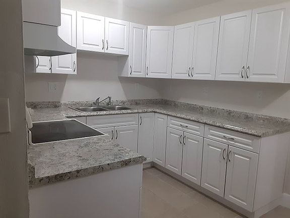 3rd image of 456 Seminole Dr