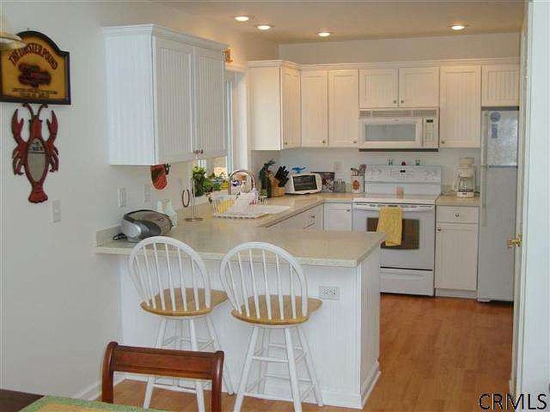 3rd image of 3038 S SHORE Road