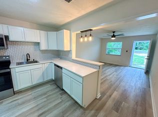 414 SE 8th St APT E, Gainesville, FL 32601