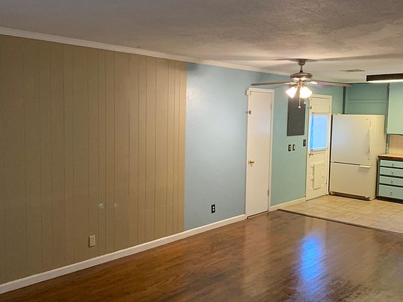 3rd image of 2221 Hasley Dr