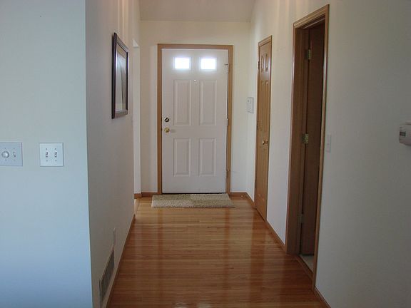 4th image of 353 Fairfield Dr