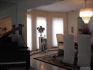 4th image of 11 Anne Dr