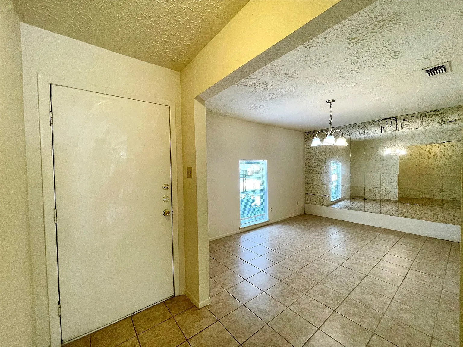 3 bed, 2.0 bath, 1659 sqft, $1,650 — Photo 4
