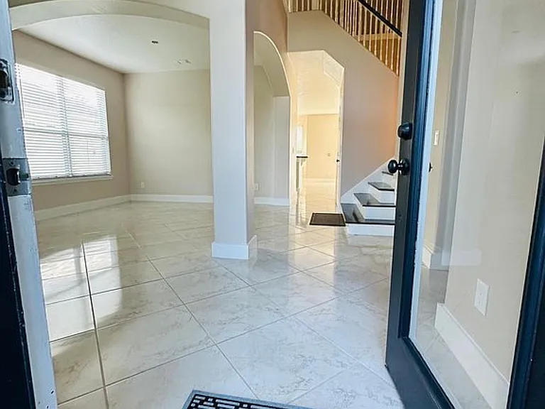 14015 Deep Lake Dr — Photo 3